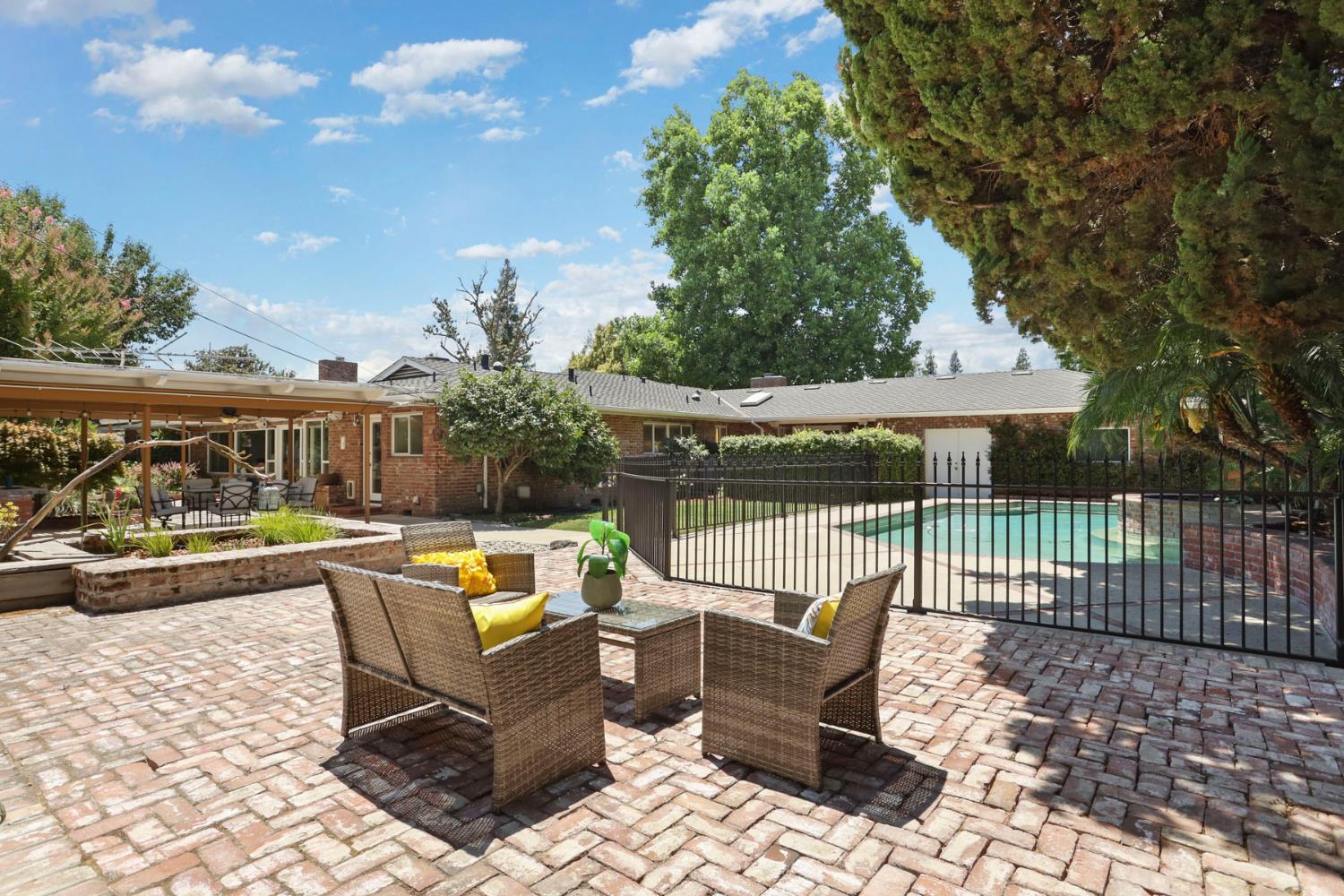 1330 Magnolia Ave, Modesto, CA 95350