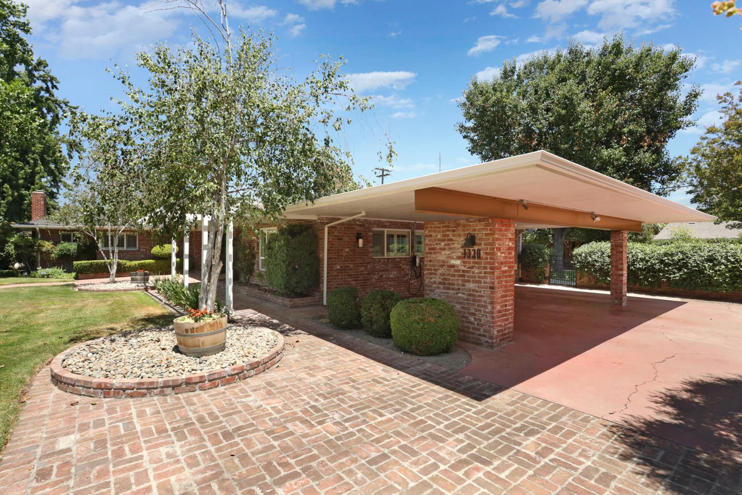 1330 Magnolia Ave, Modesto, CA 95350