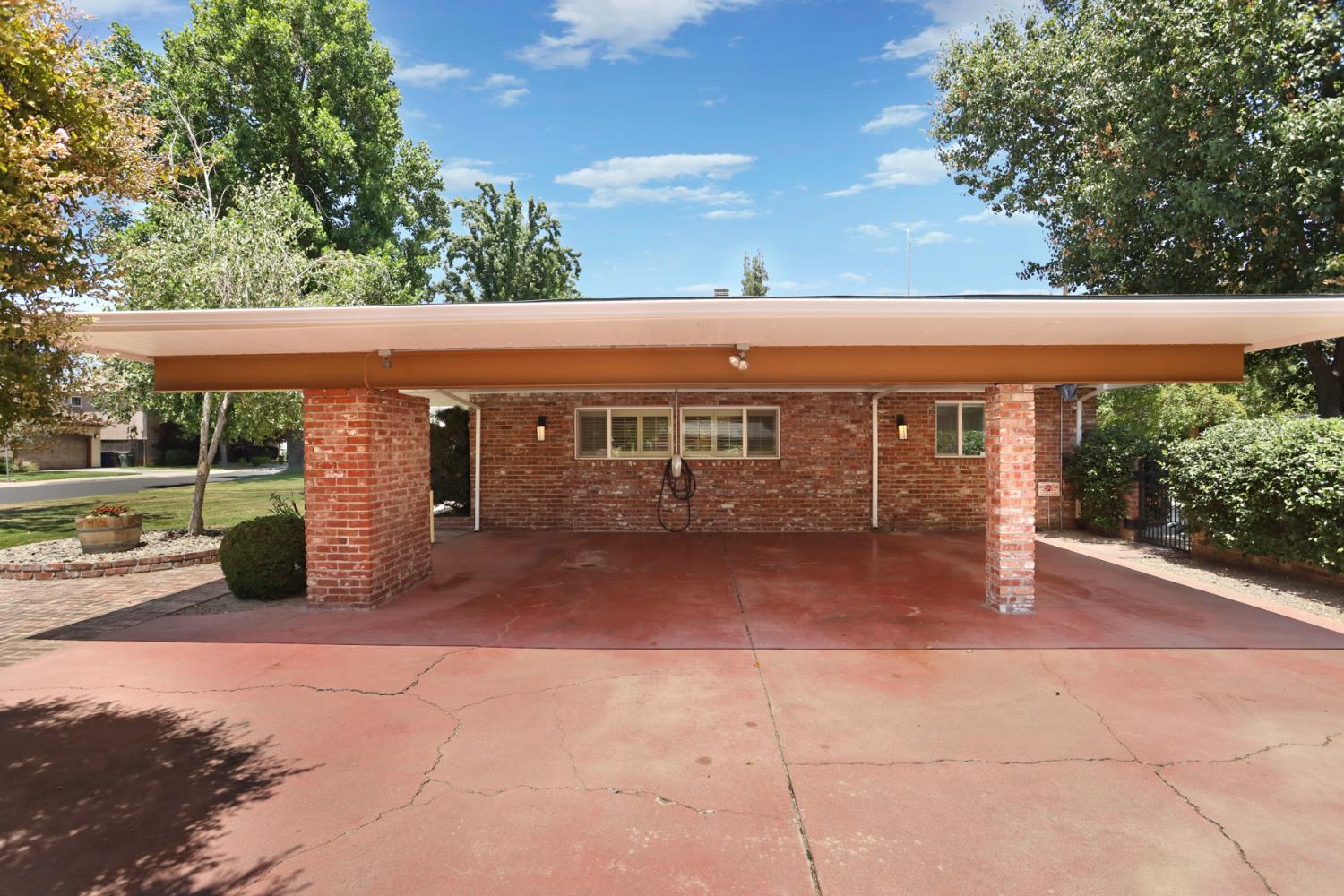 1330 Magnolia Ave, Modesto, CA 95350