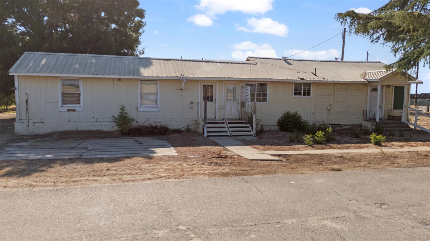 12737 Westside, Livingston, CA 95334