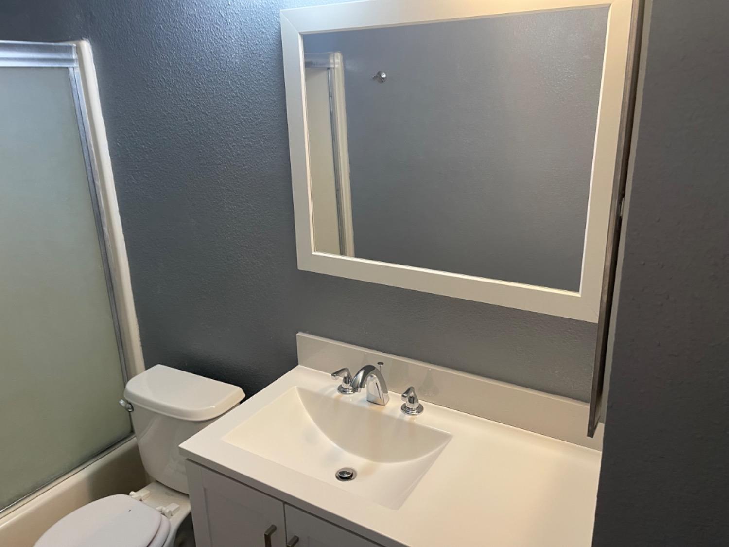 1647 1649 Moffett Rd, Ceres, CA 95307