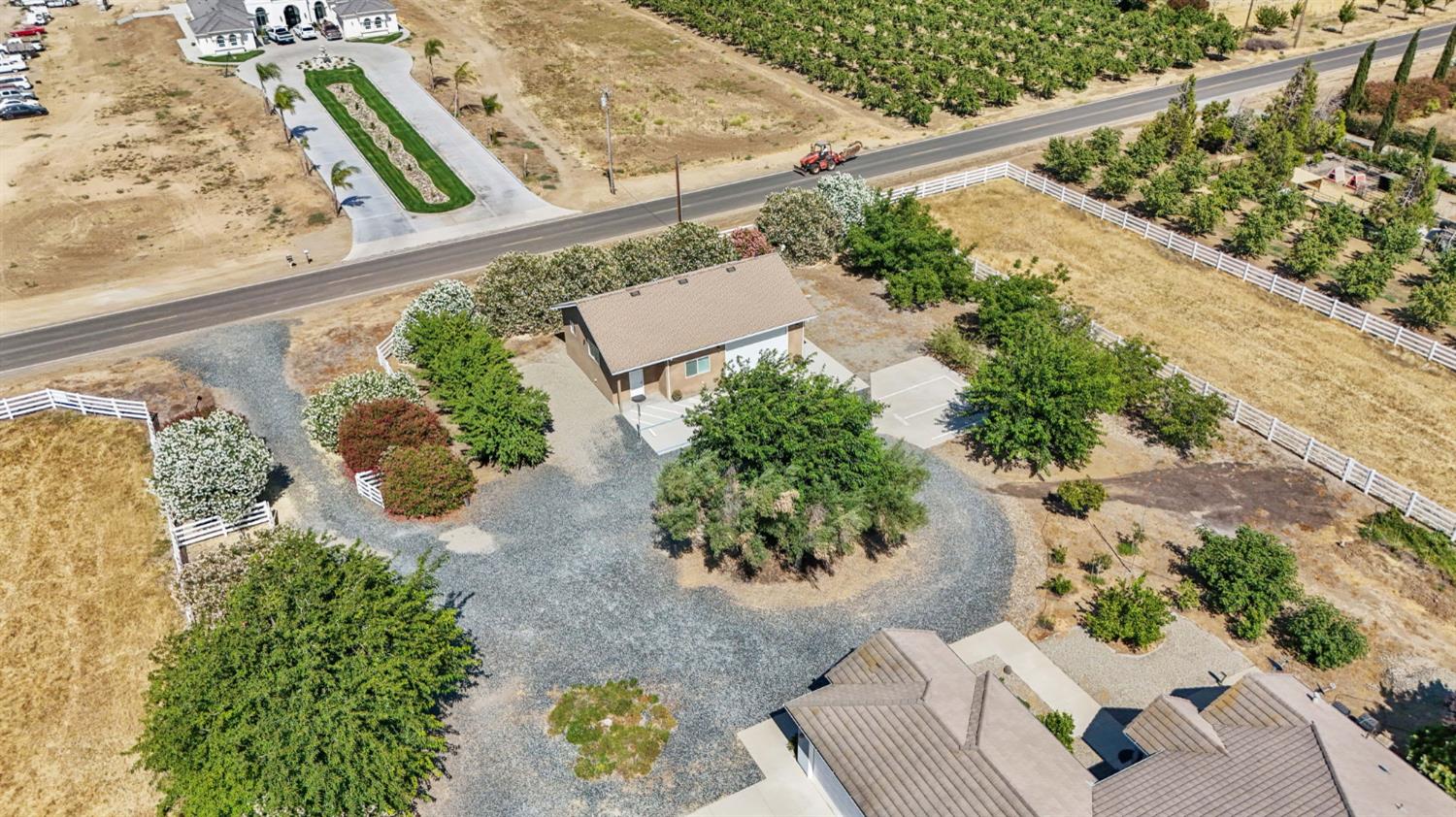 18413 Sycamore Ave, Patterson, CA 95363