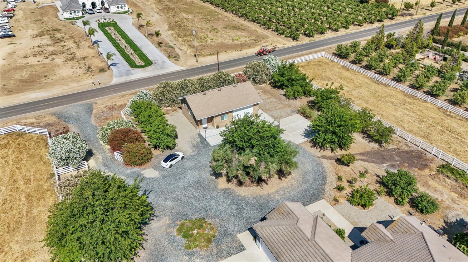 18413 Sycamore Ave, Patterson, CA 95363