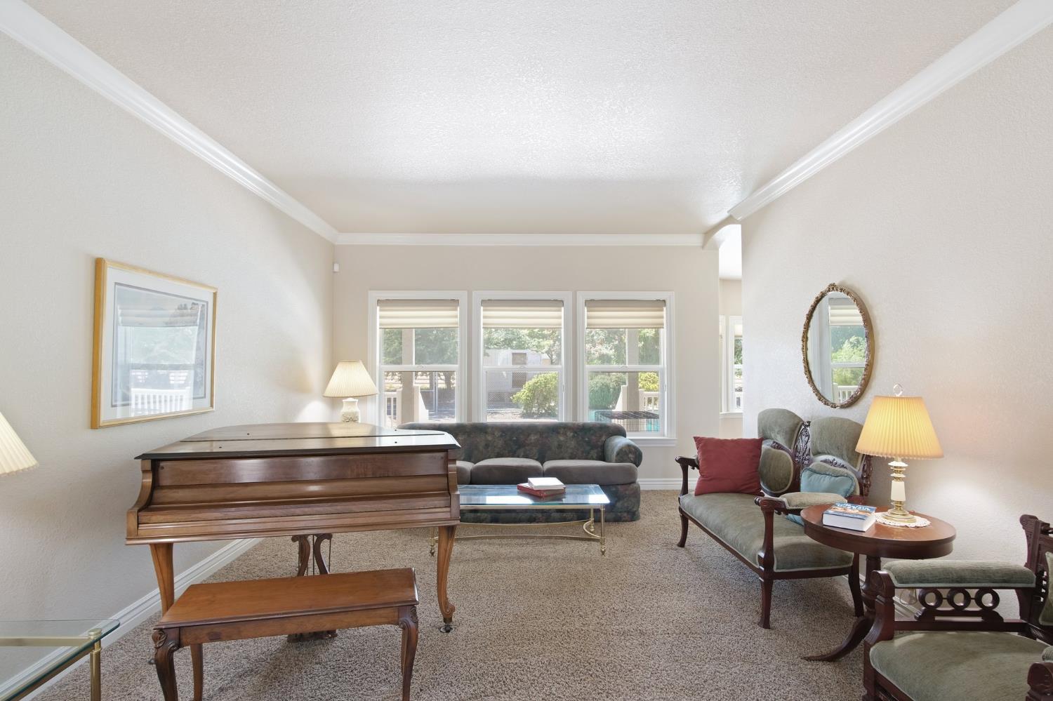 18413 Sycamore Ave, Patterson, CA 95363