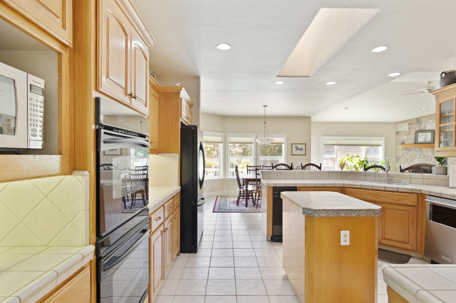 18413 Sycamore Ave, Patterson, CA 95363