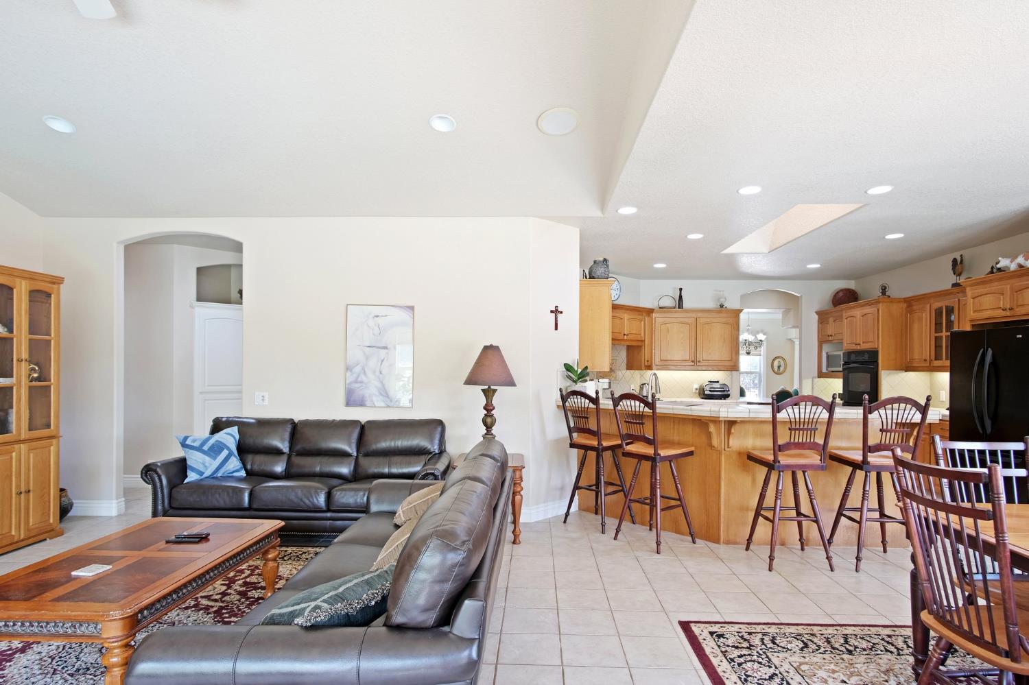 18413 Sycamore Ave, Patterson, CA 95363