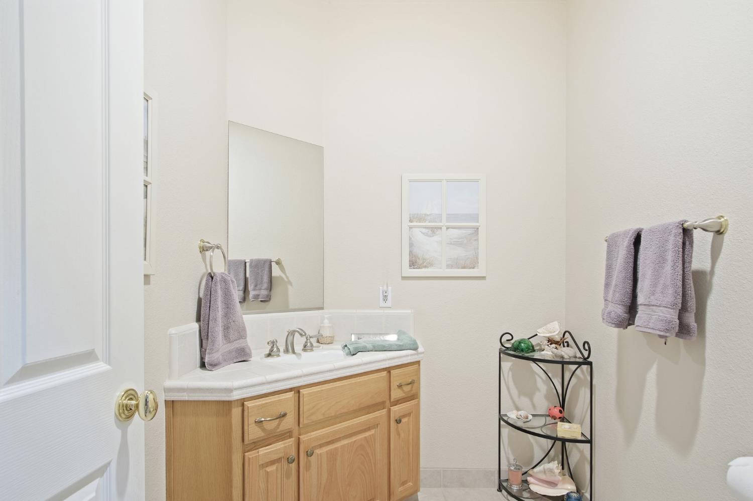 18413 Sycamore Ave, Patterson, CA 95363