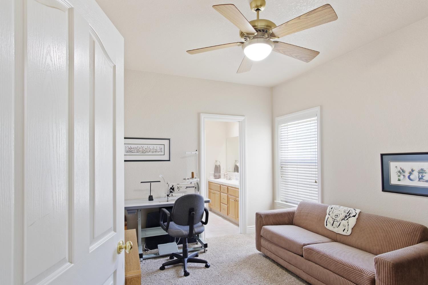 18413 Sycamore Ave, Patterson, CA 95363