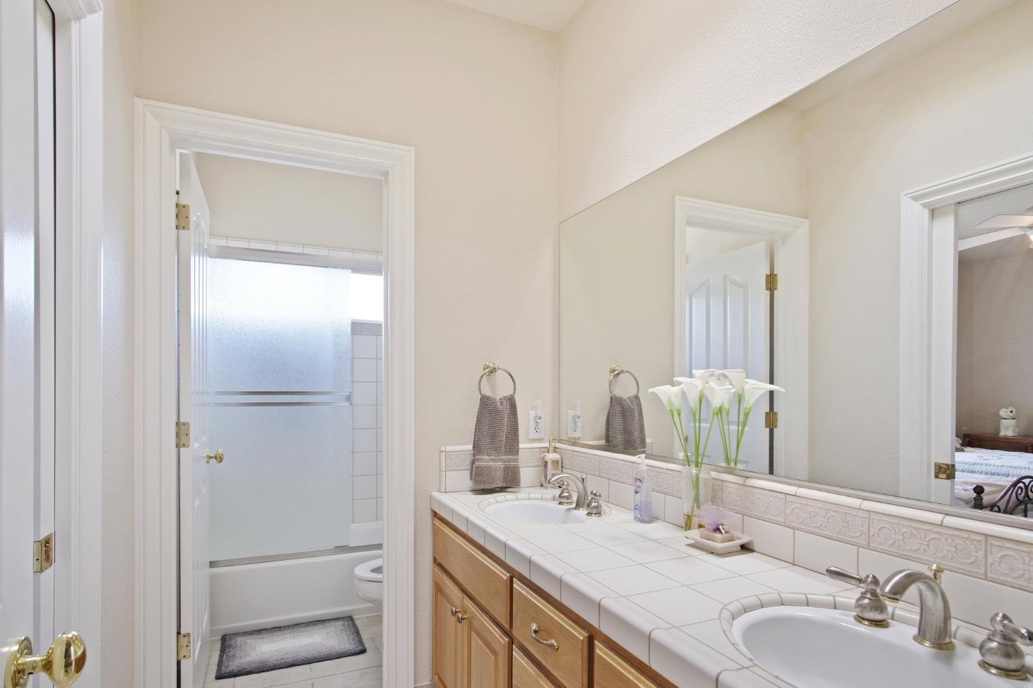 18413 Sycamore Ave, Patterson, CA 95363