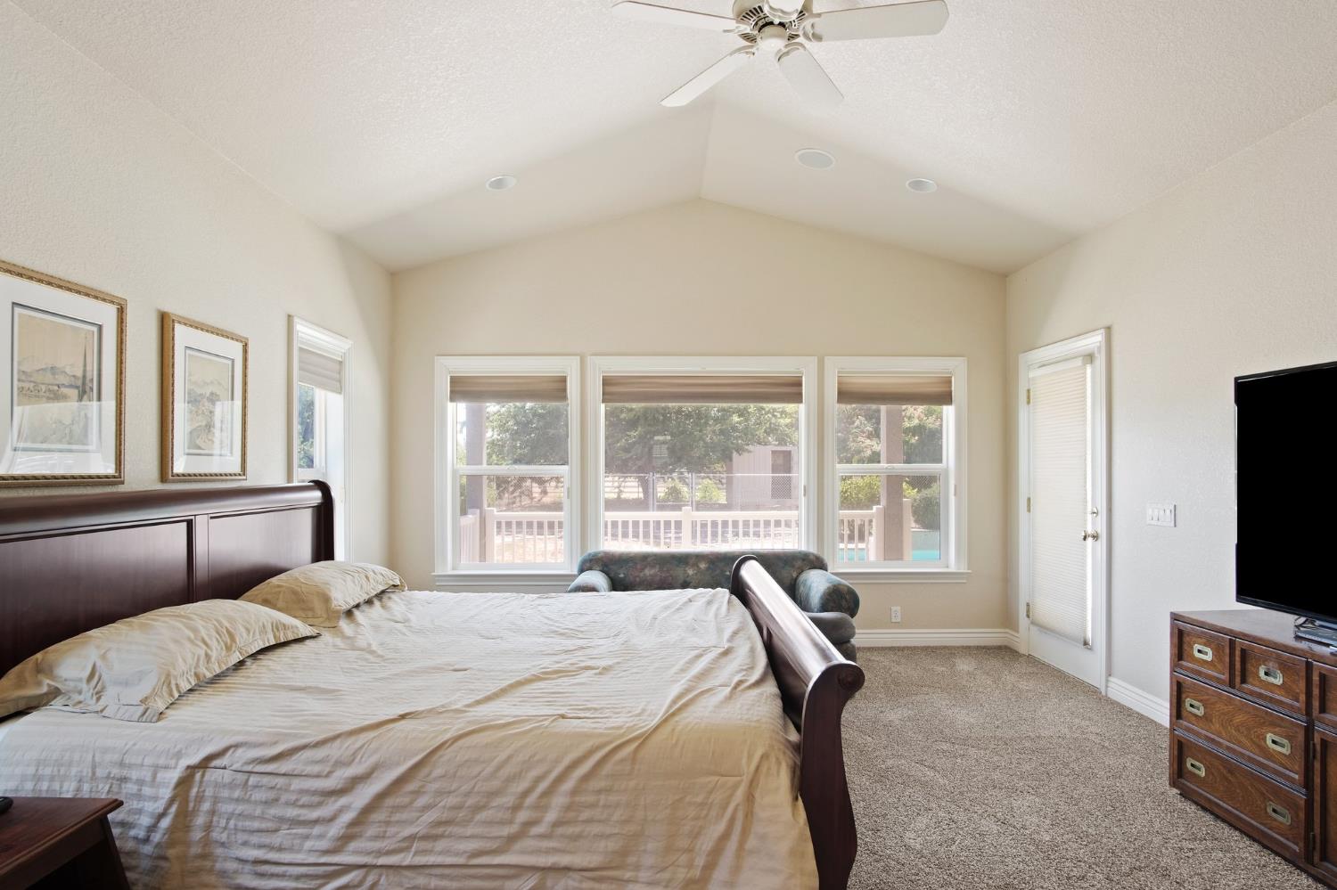 18413 Sycamore Ave, Patterson, CA 95363