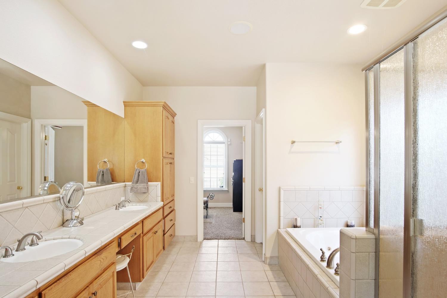 18413 Sycamore Ave, Patterson, CA 95363