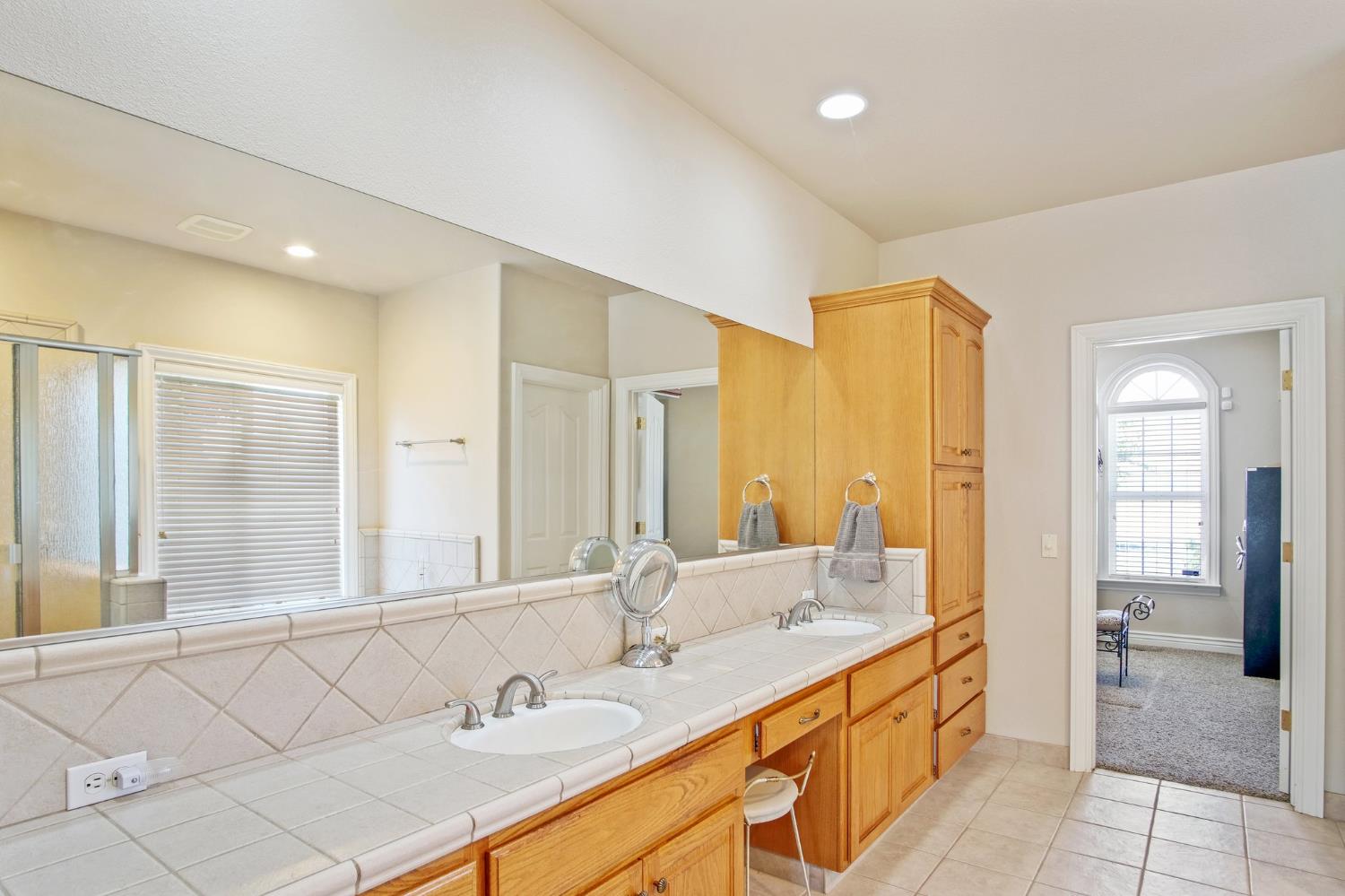 18413 Sycamore Ave, Patterson, CA 95363