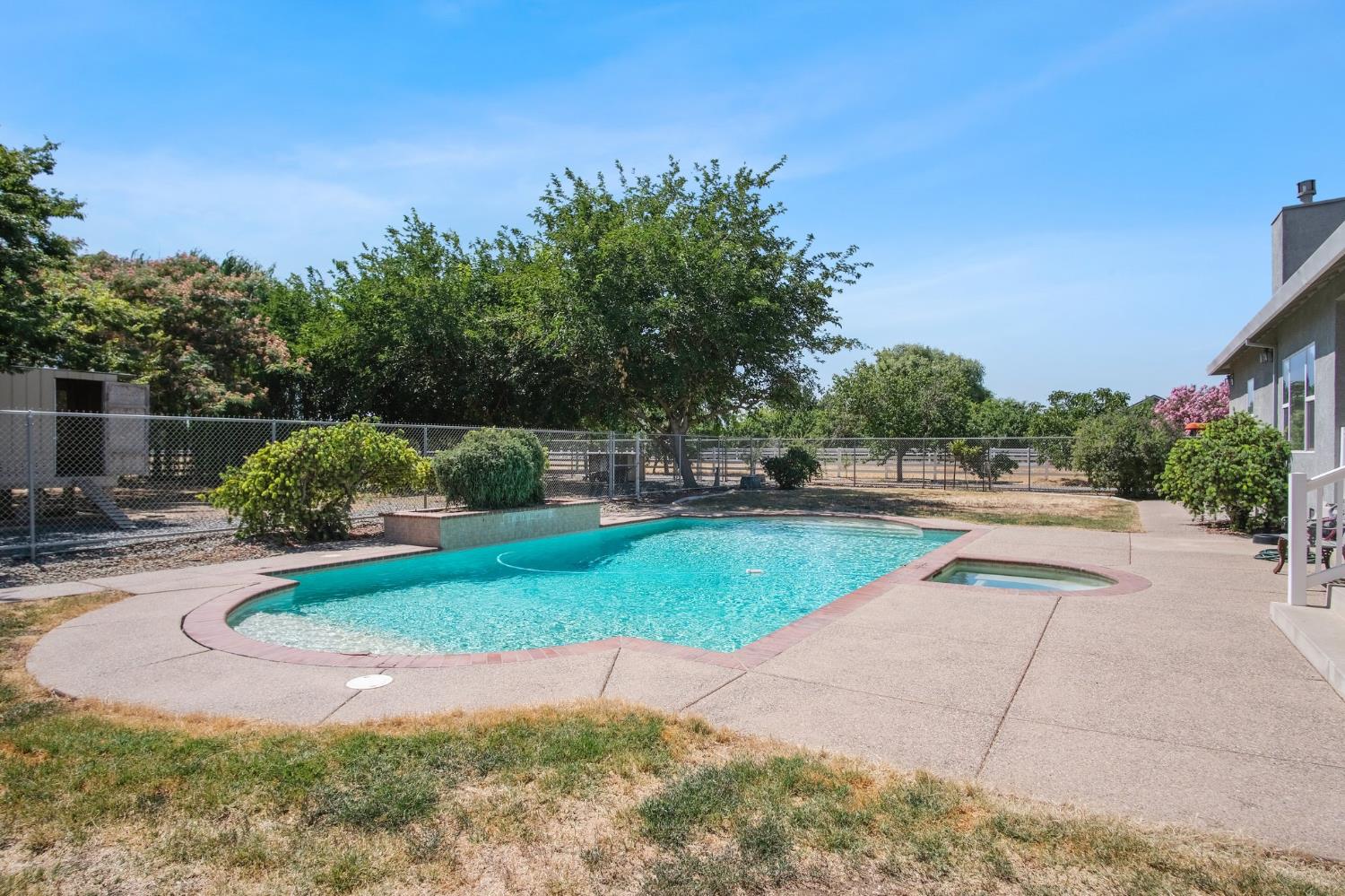 18413 Sycamore Ave, Patterson, CA 95363