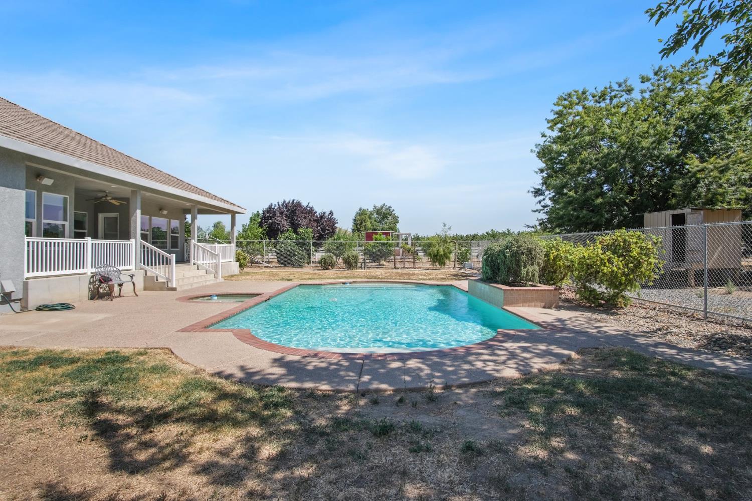 18413 Sycamore Ave, Patterson, CA 95363