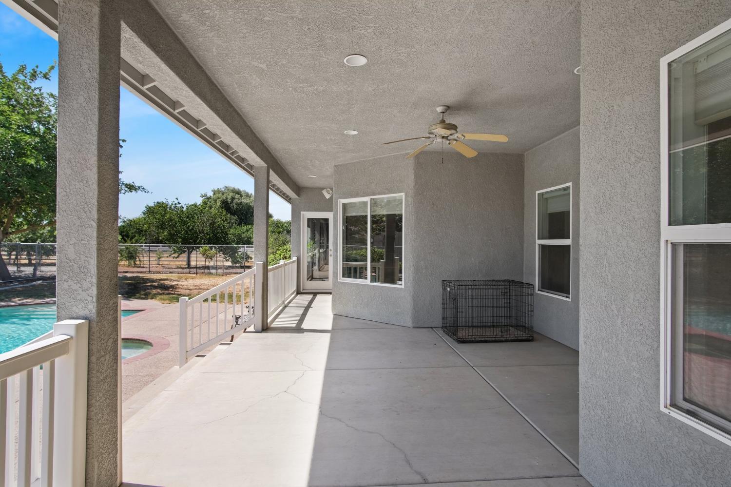 18413 Sycamore Ave, Patterson, CA 95363