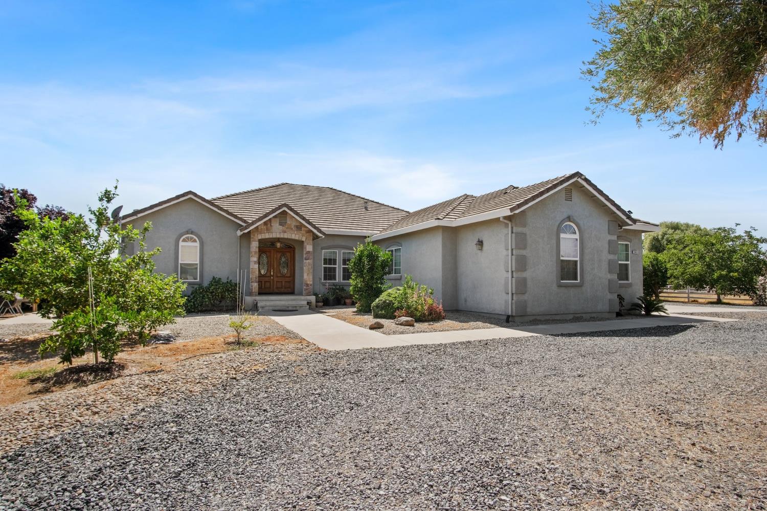 18413 Sycamore Ave, Patterson, CA 95363