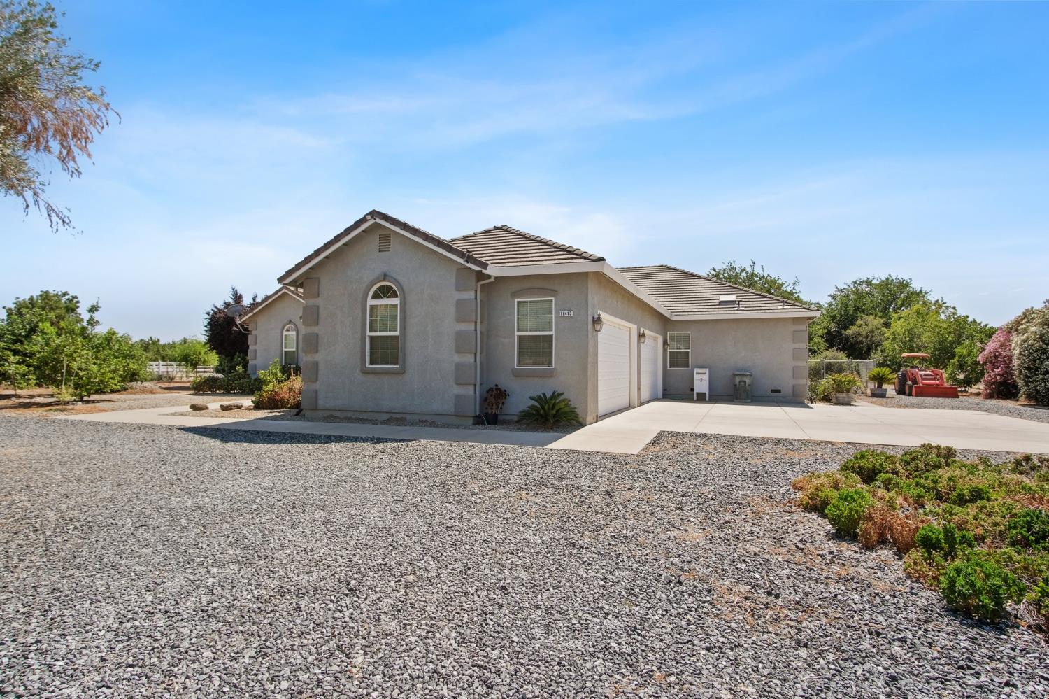 18413 Sycamore Ave, Patterson, CA 95363