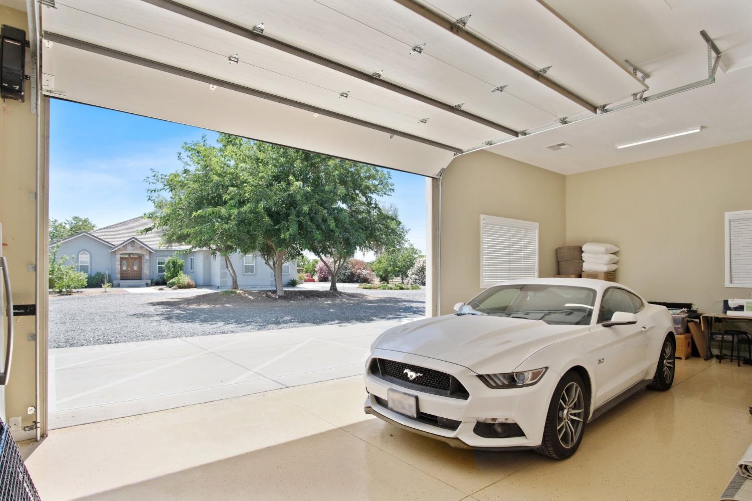 18413 Sycamore Ave, Patterson, CA 95363