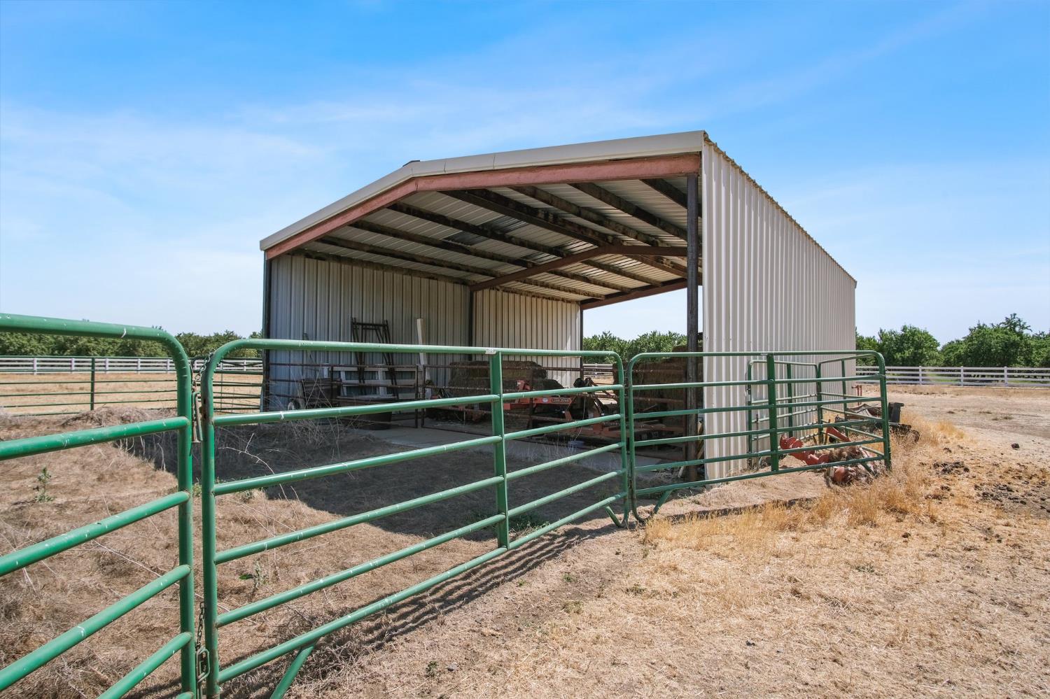 18413 Sycamore Ave, Patterson, CA 95363