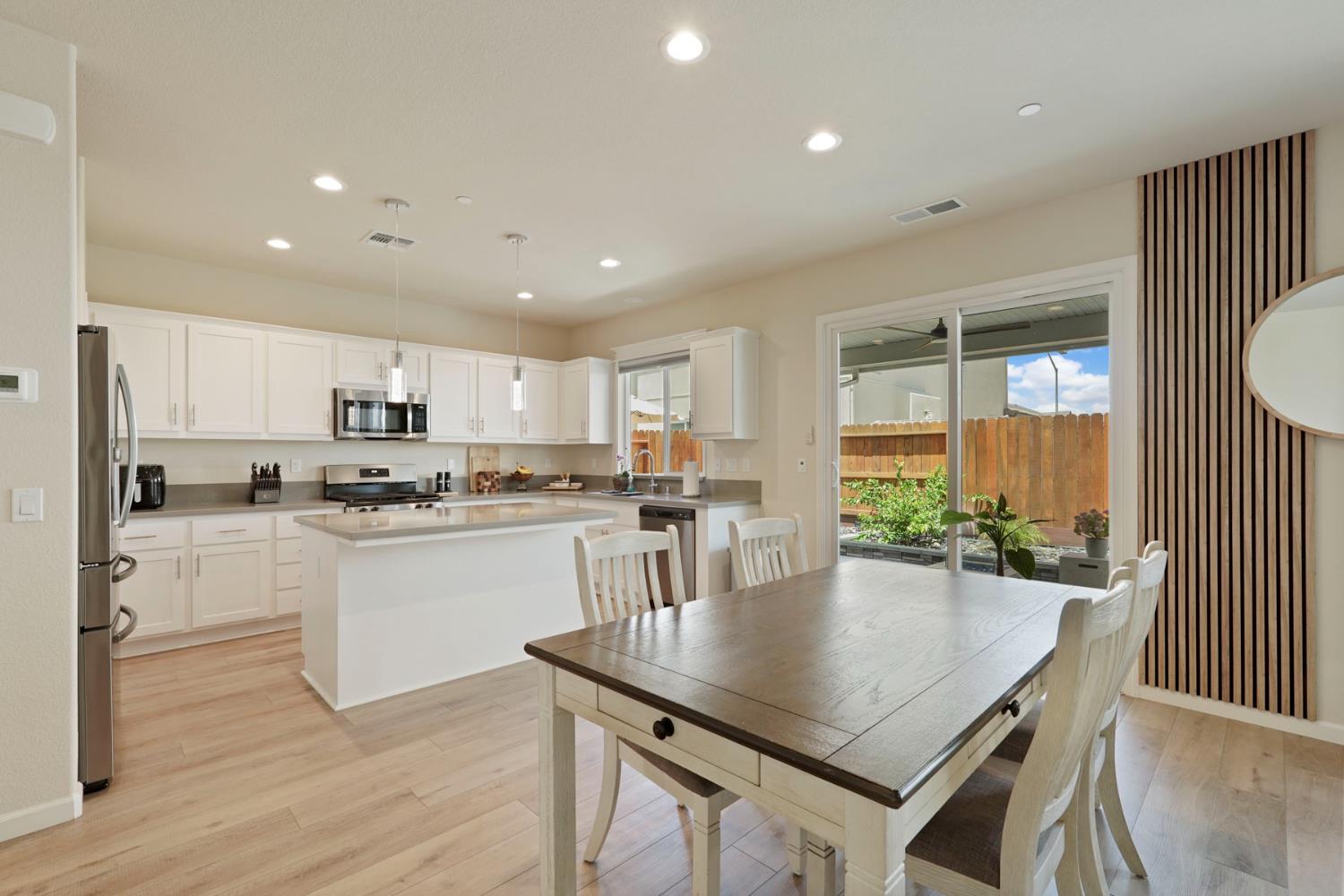 1517 Luminous St, Modesto, CA 95356