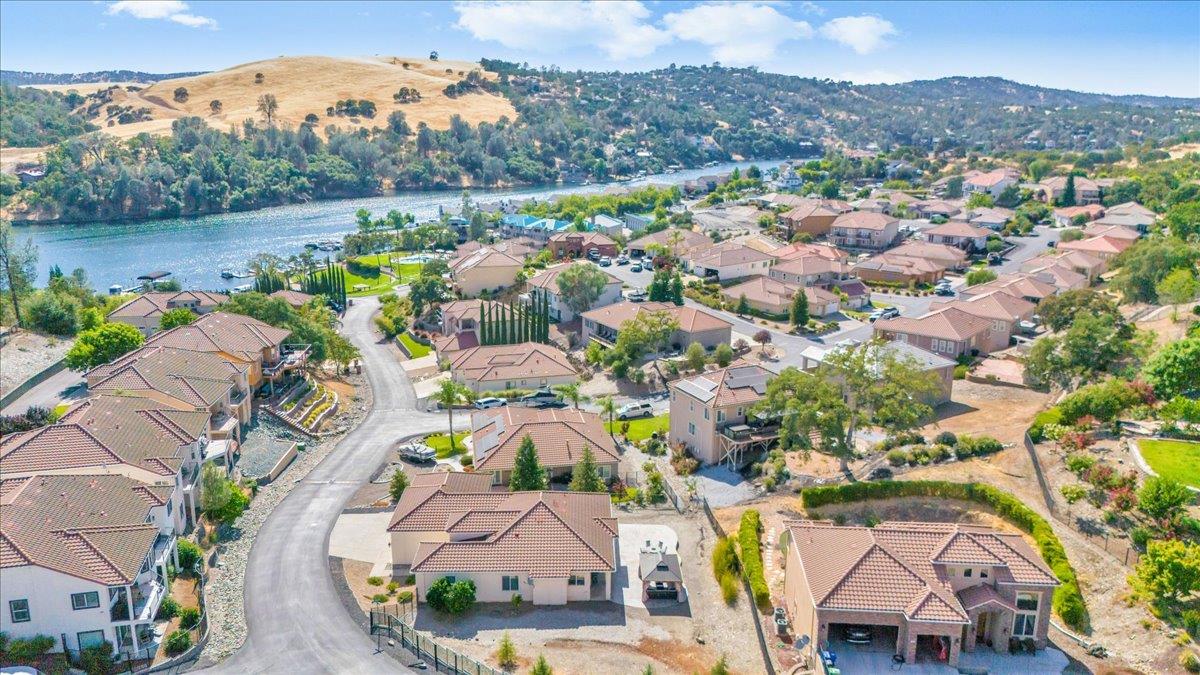 299 Calypso Beach Dr #B, Copperopolis, CA 95228