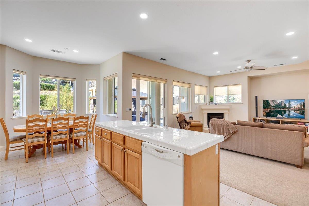 299 Calypso Beach Dr #B, Copperopolis, CA 95228