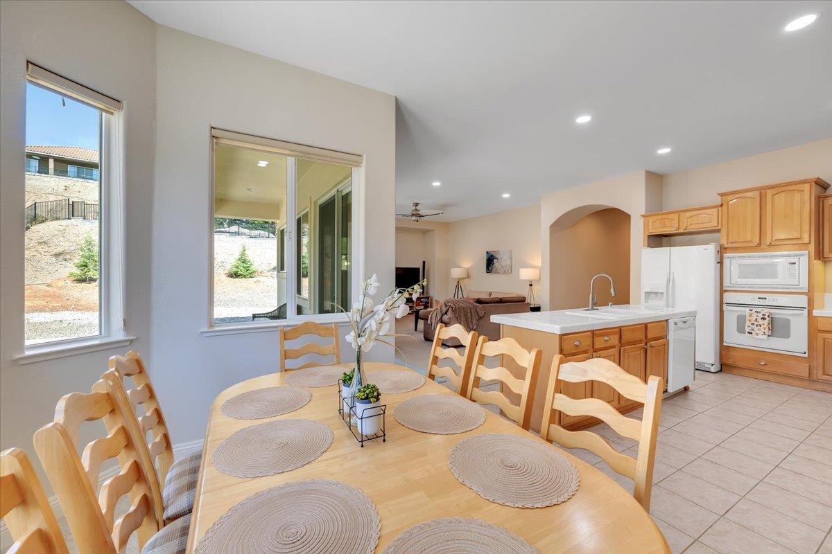 299 Calypso Beach Dr #B, Copperopolis, CA 95228