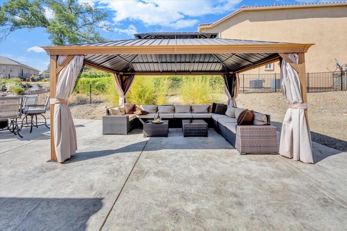 299 Calypso Beach Dr #B, Copperopolis, CA 95228