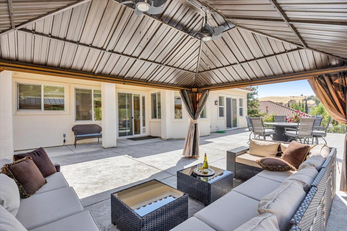 299 Calypso Beach Dr #B, Copperopolis, CA 95228