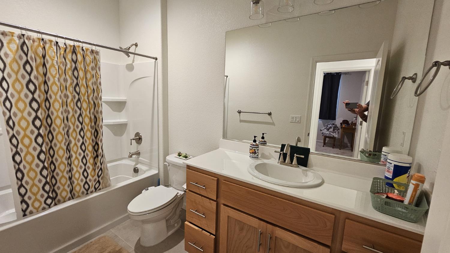 1266 Veteran St, Manteca, CA 95337