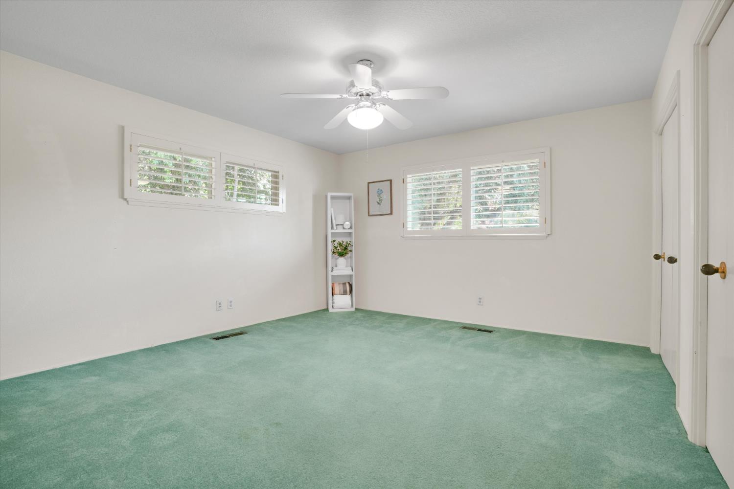 7025 Hillcrest Dr, Modesto, CA 95356