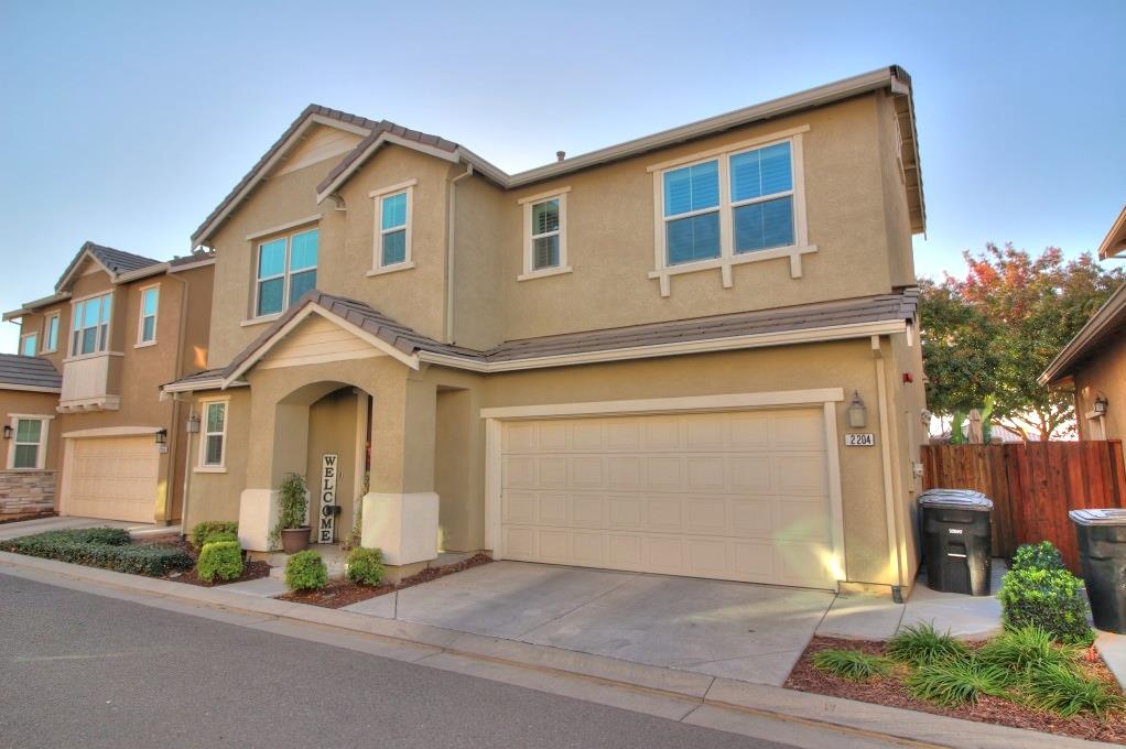 2204 Gallery Dr, Riverbank, CA 95367