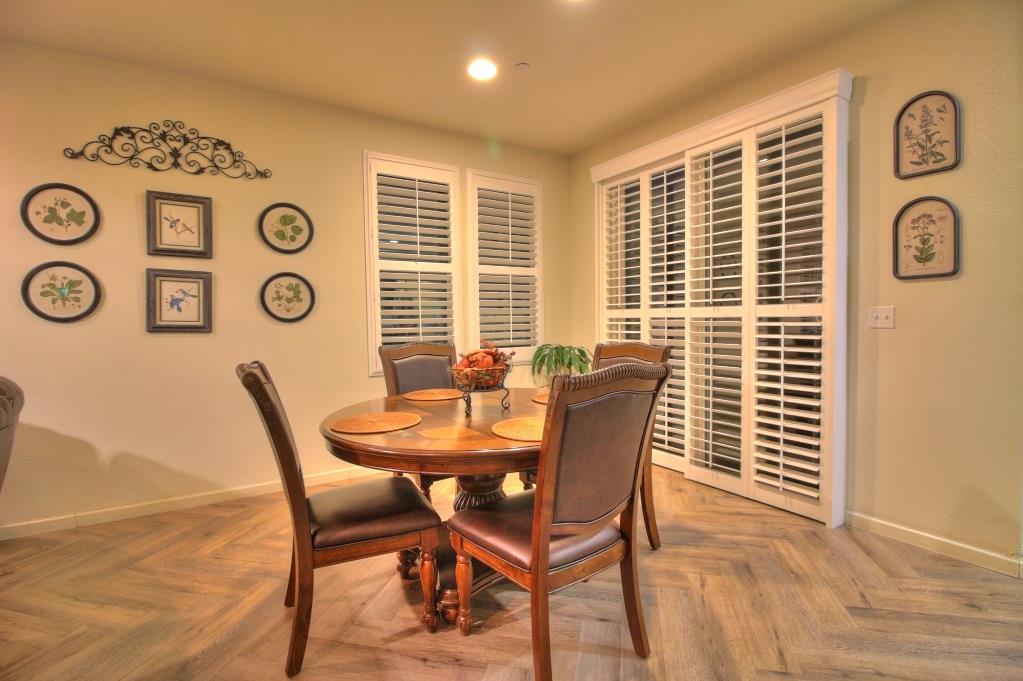 2204 Gallery Dr, Riverbank, CA 95367