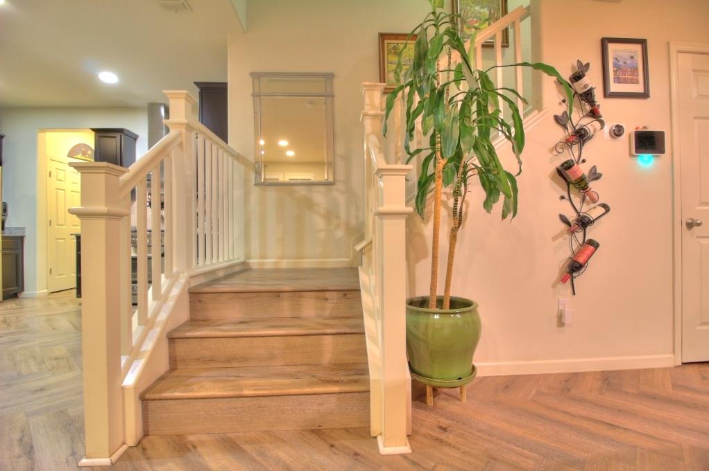 2204 Gallery Dr, Riverbank, CA 95367