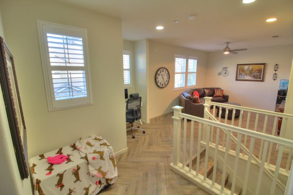 2204 Gallery Dr, Riverbank, CA 95367