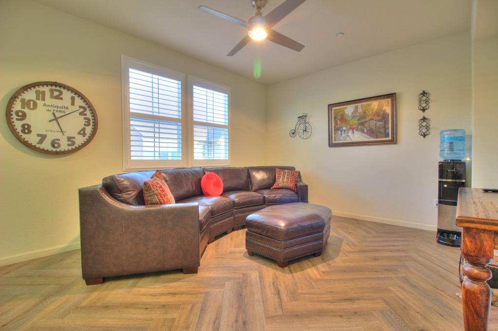 2204 Gallery Dr, Riverbank, CA 95367