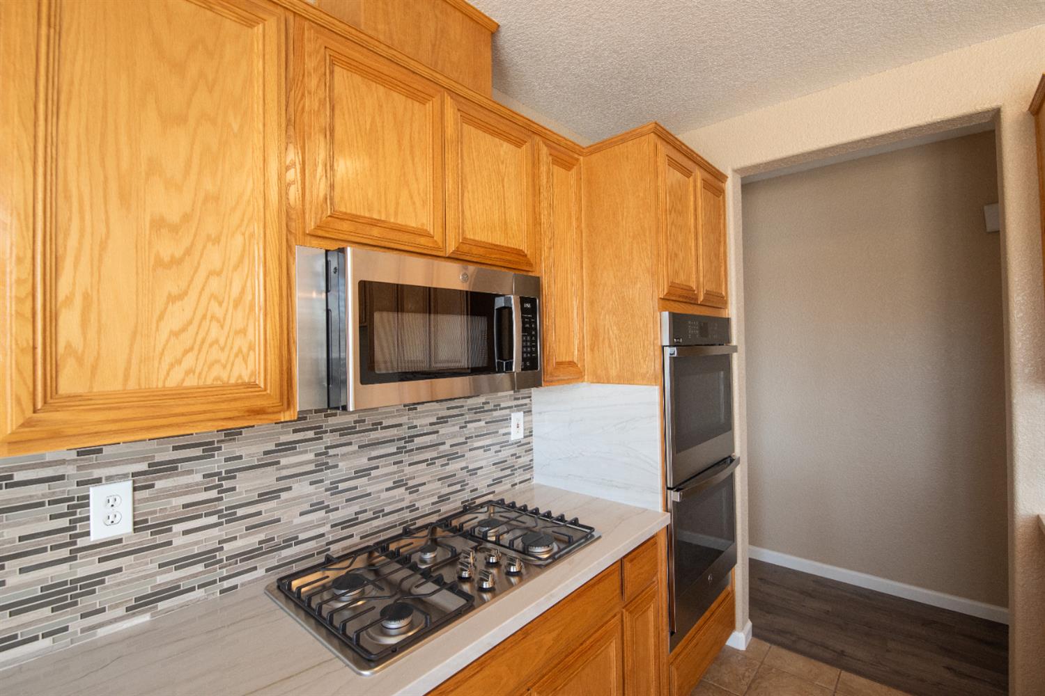 1992 Valenzuela Ct, Manteca, CA 95336