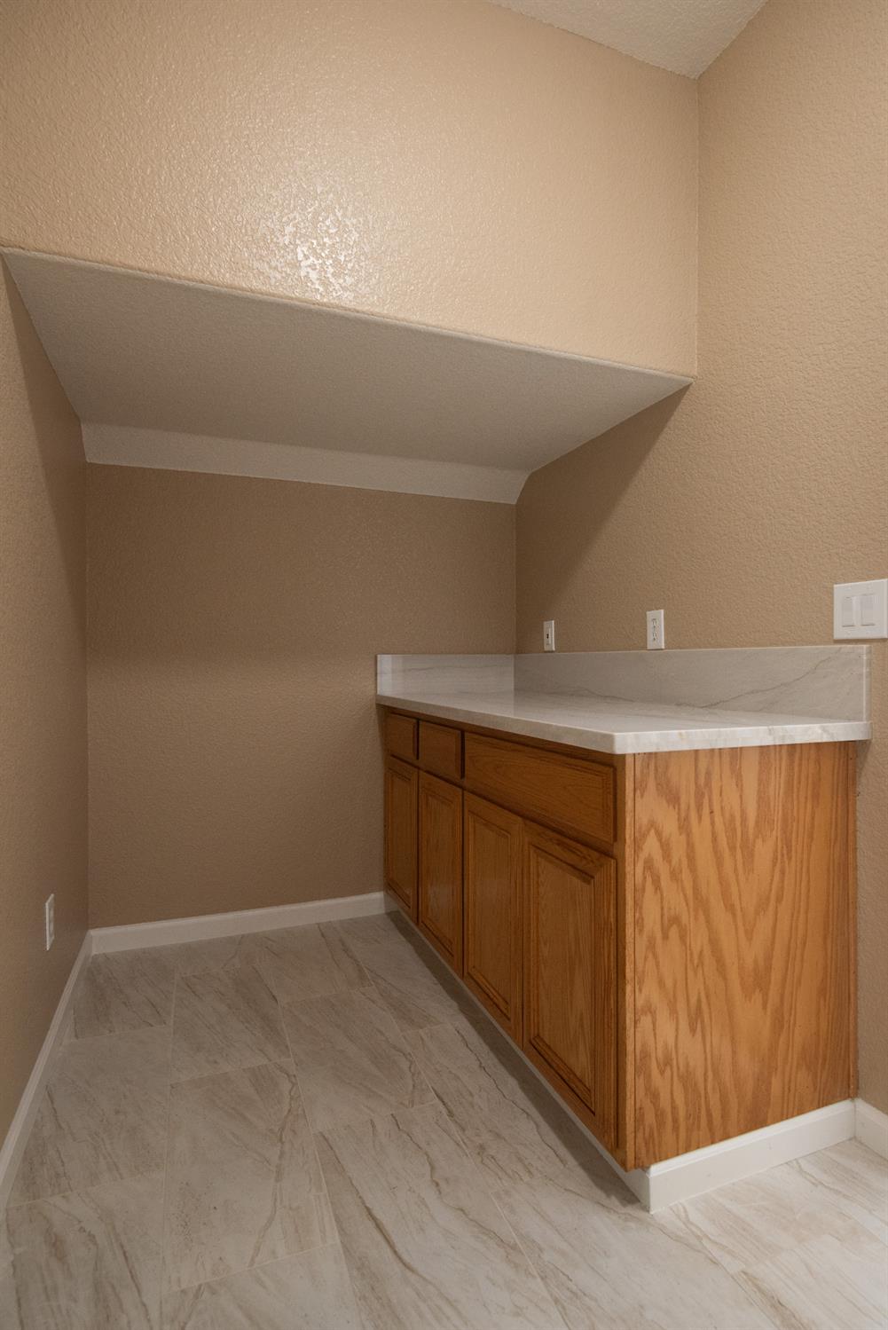 1992 Valenzuela Ct, Manteca, CA 95336