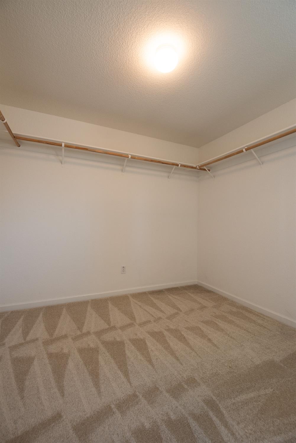 1992 Valenzuela Ct, Manteca, CA 95336