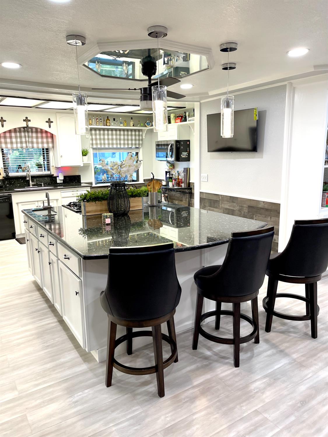 2313 Thomas St, Ceres, CA 95307