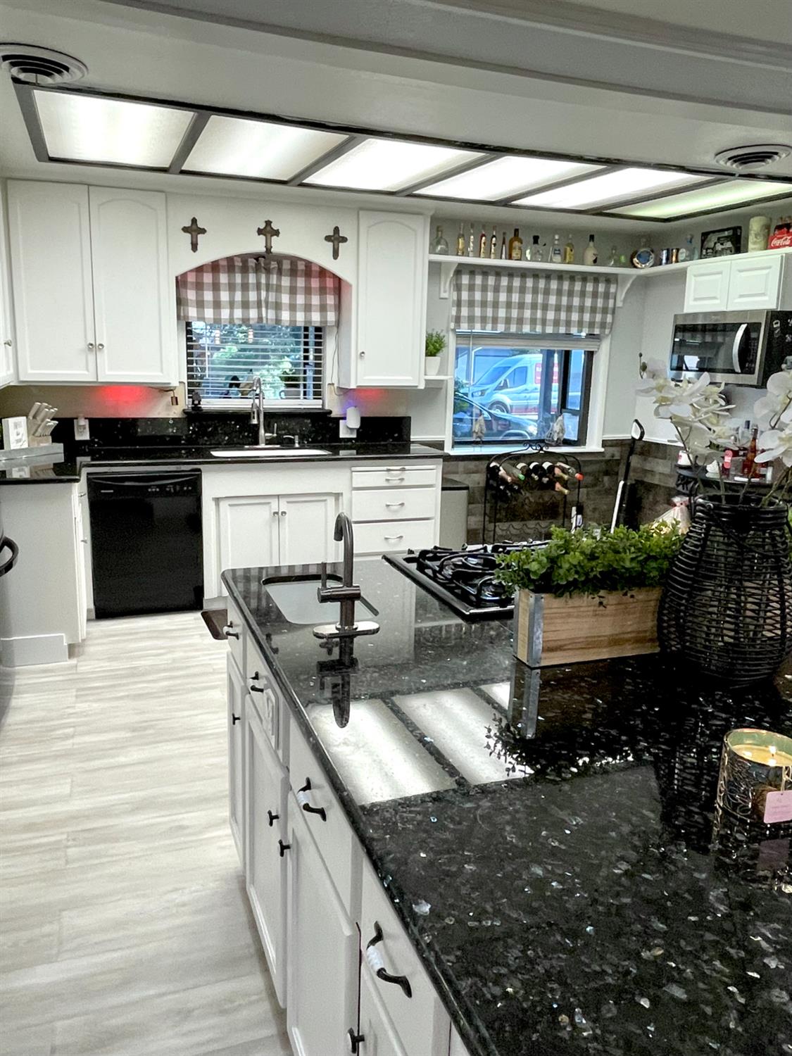 2313 Thomas St, Ceres, CA 95307