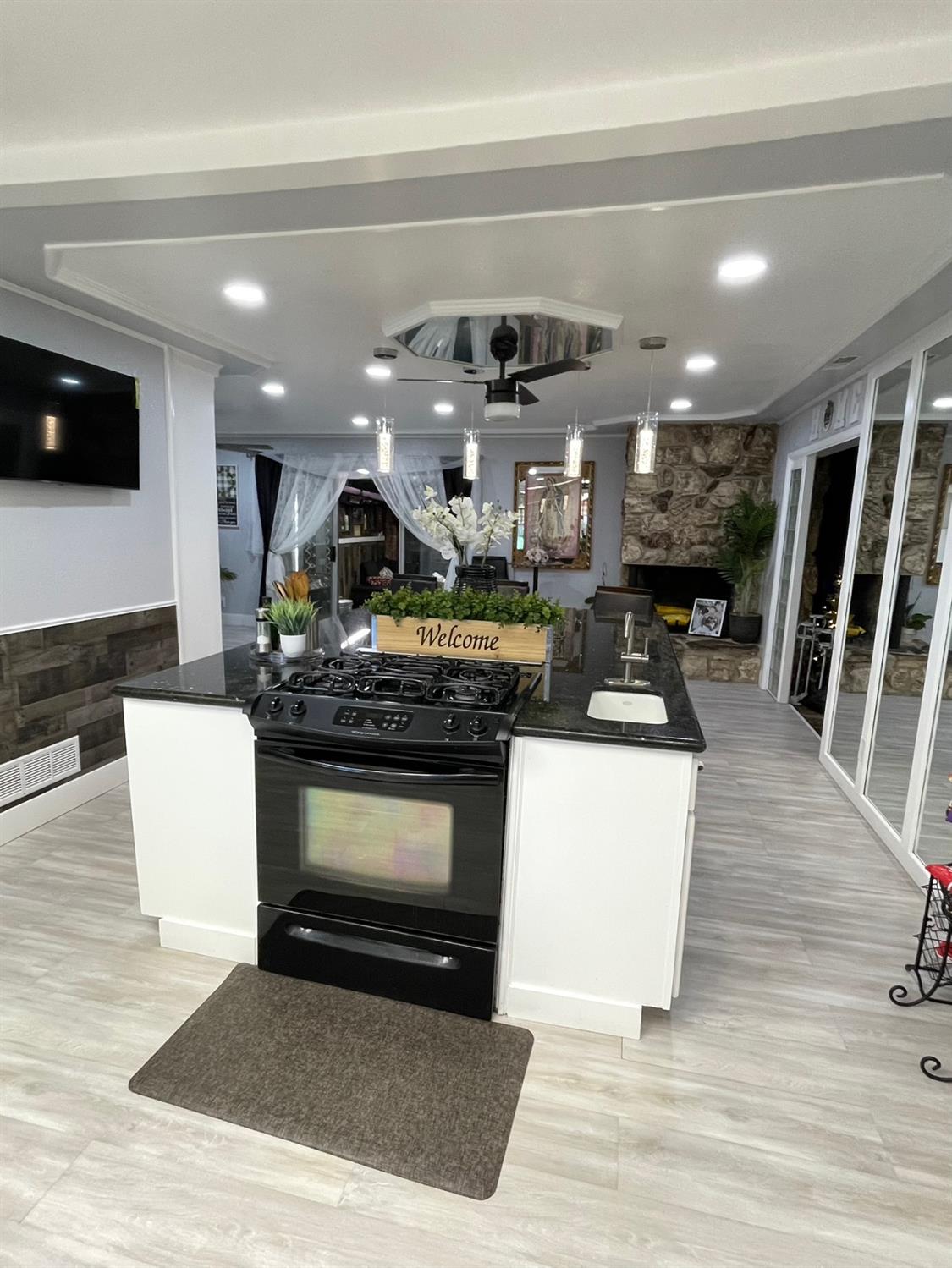 2313 Thomas St, Ceres, CA 95307