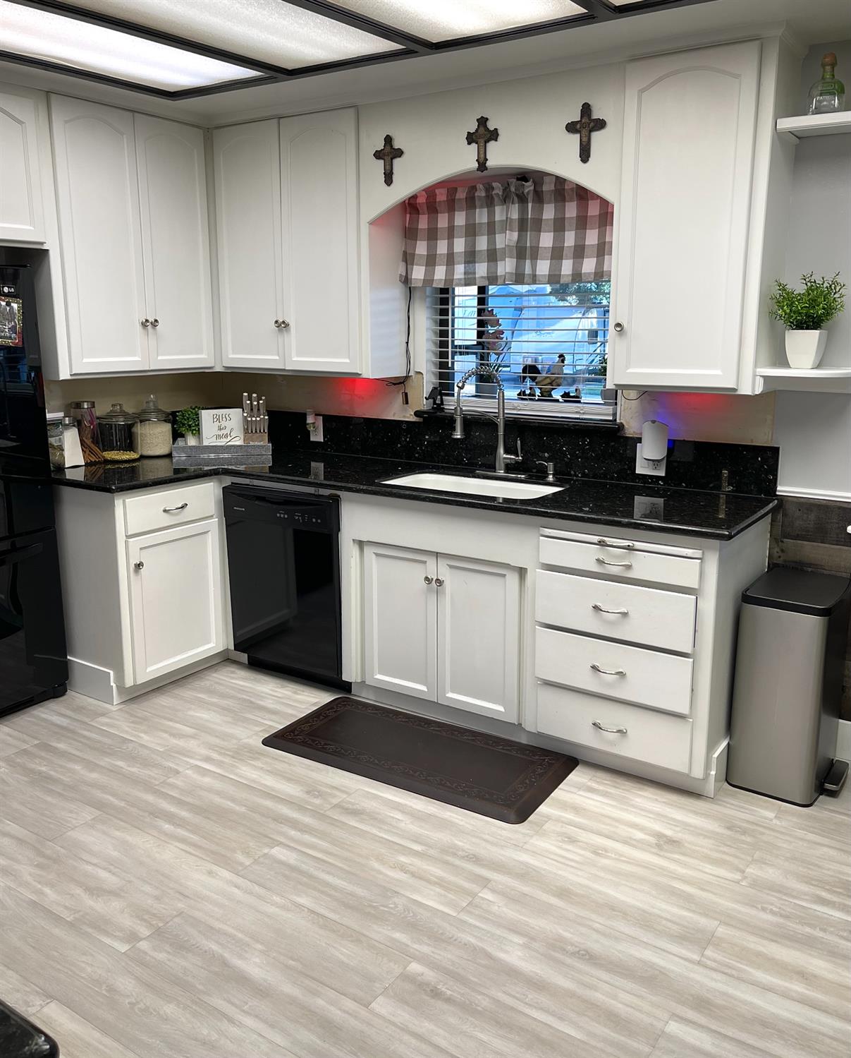 2313 Thomas St, Ceres, CA 95307