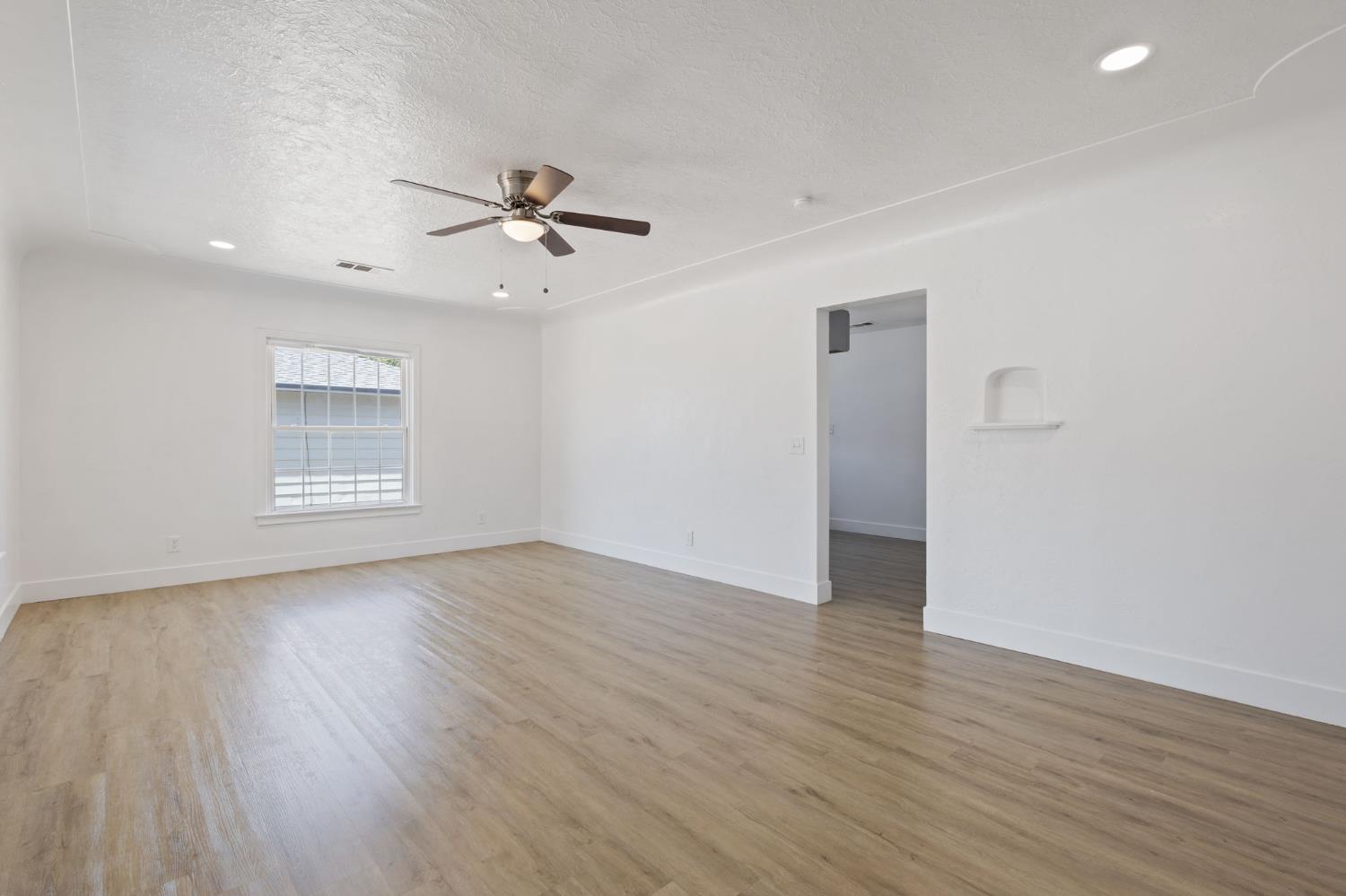 365 E Main St, Merced, CA 95340