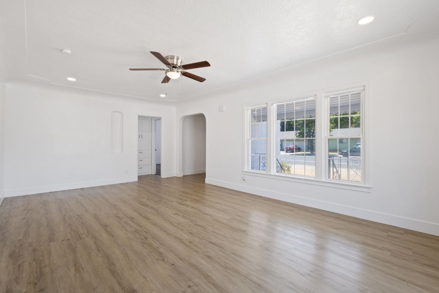 365 E Main St, Merced, CA 95340