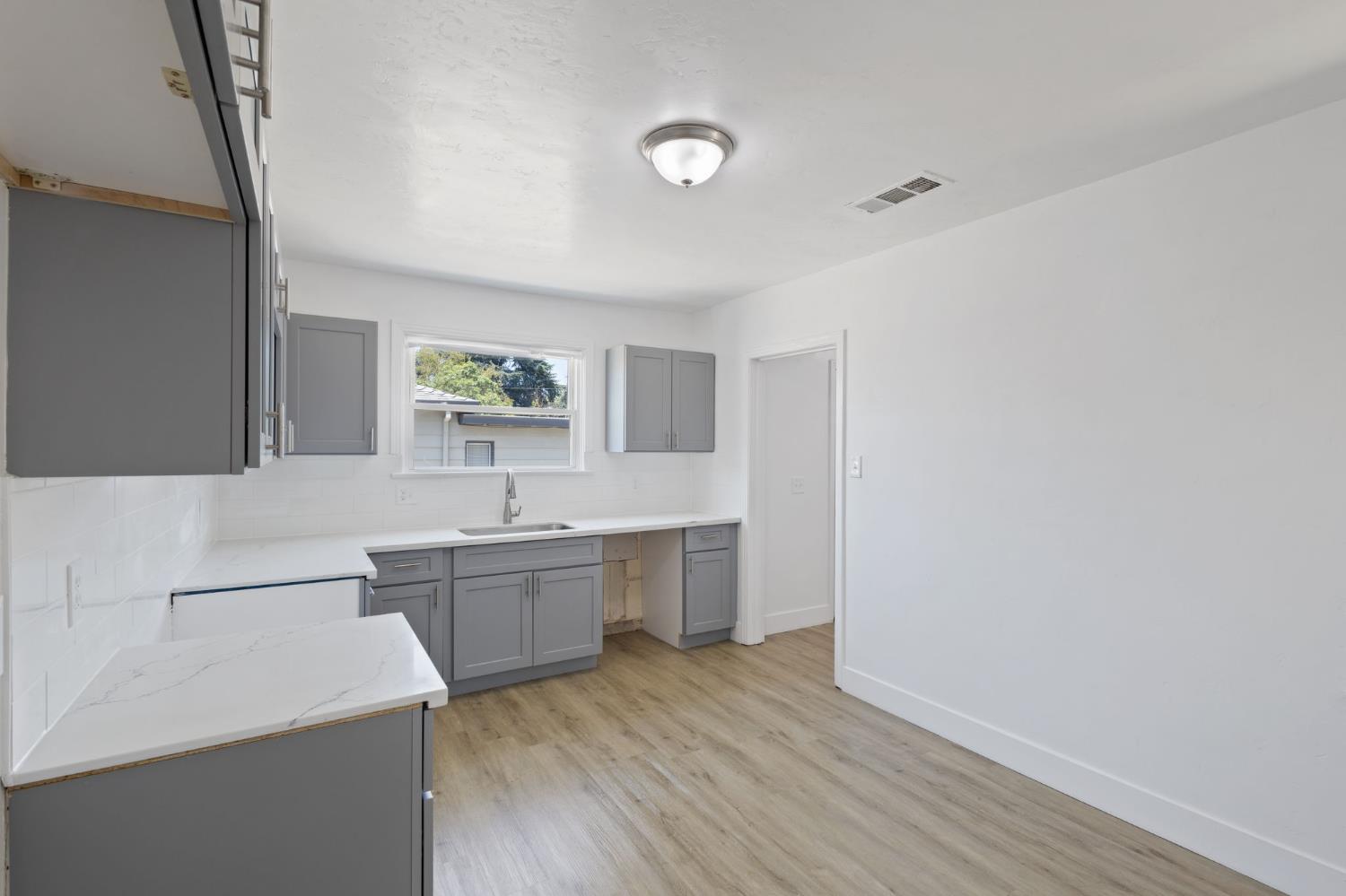 365 E Main St, Merced, CA 95340