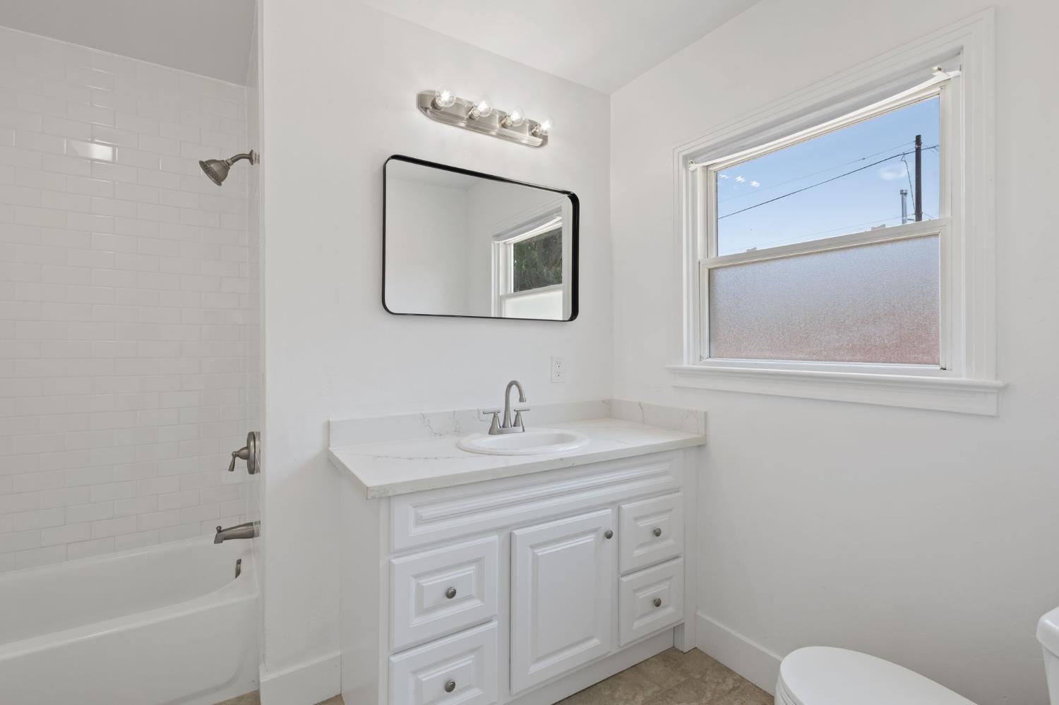 365 E Main St, Merced, CA 95340