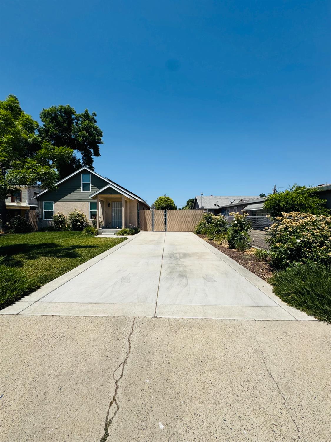 3761 Arizona Ave, Riverbank, CA 95367