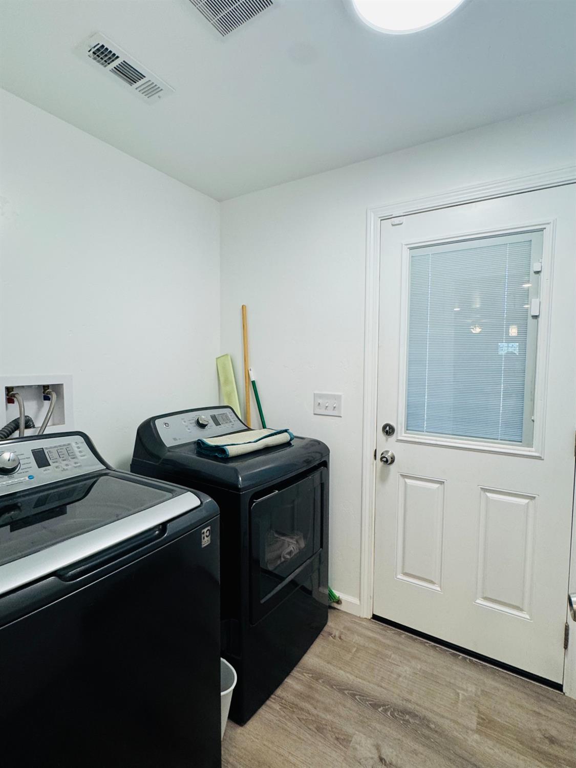 3761 Arizona Ave, Riverbank, CA 95367