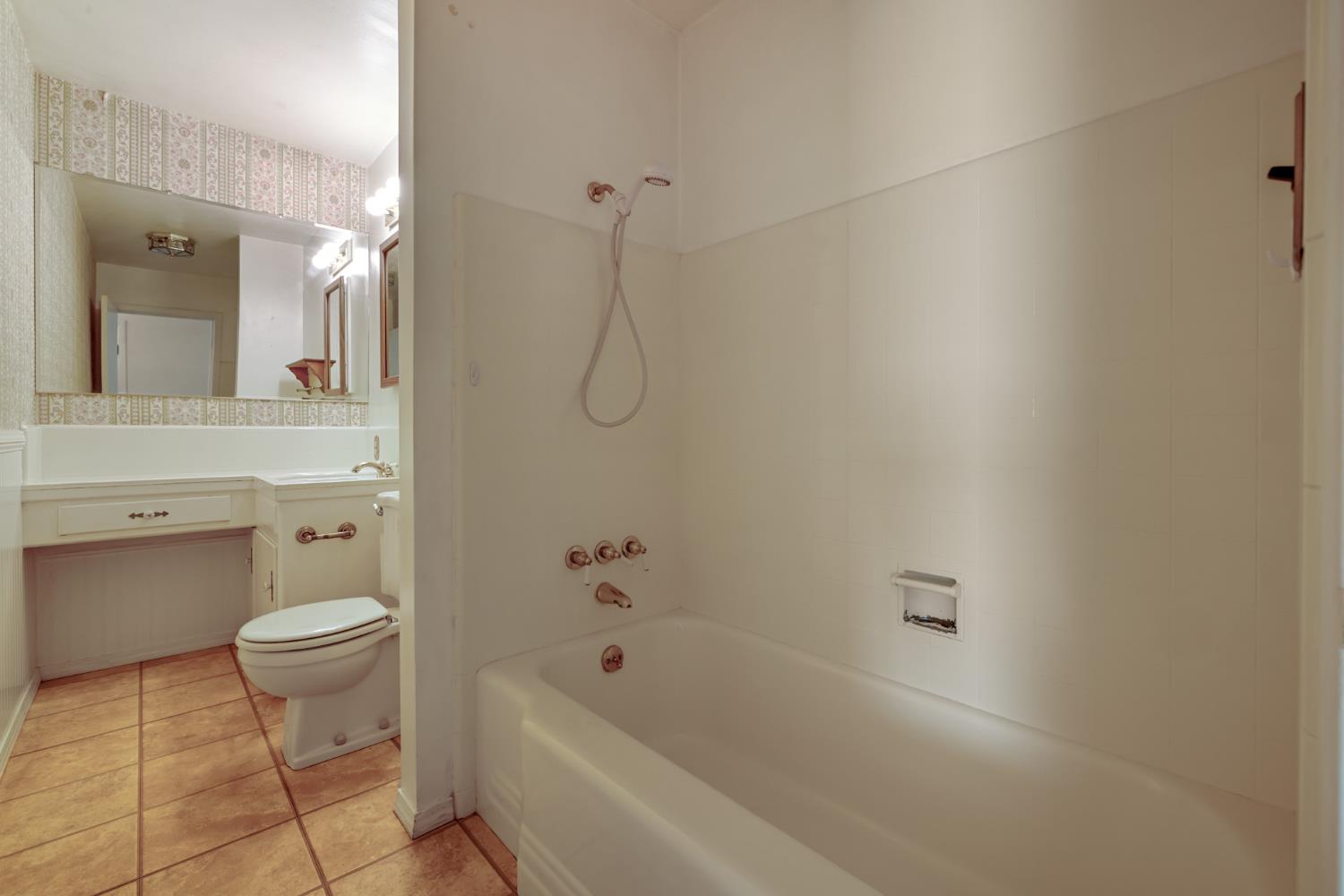 741 Real Ave, Newman, CA 95360